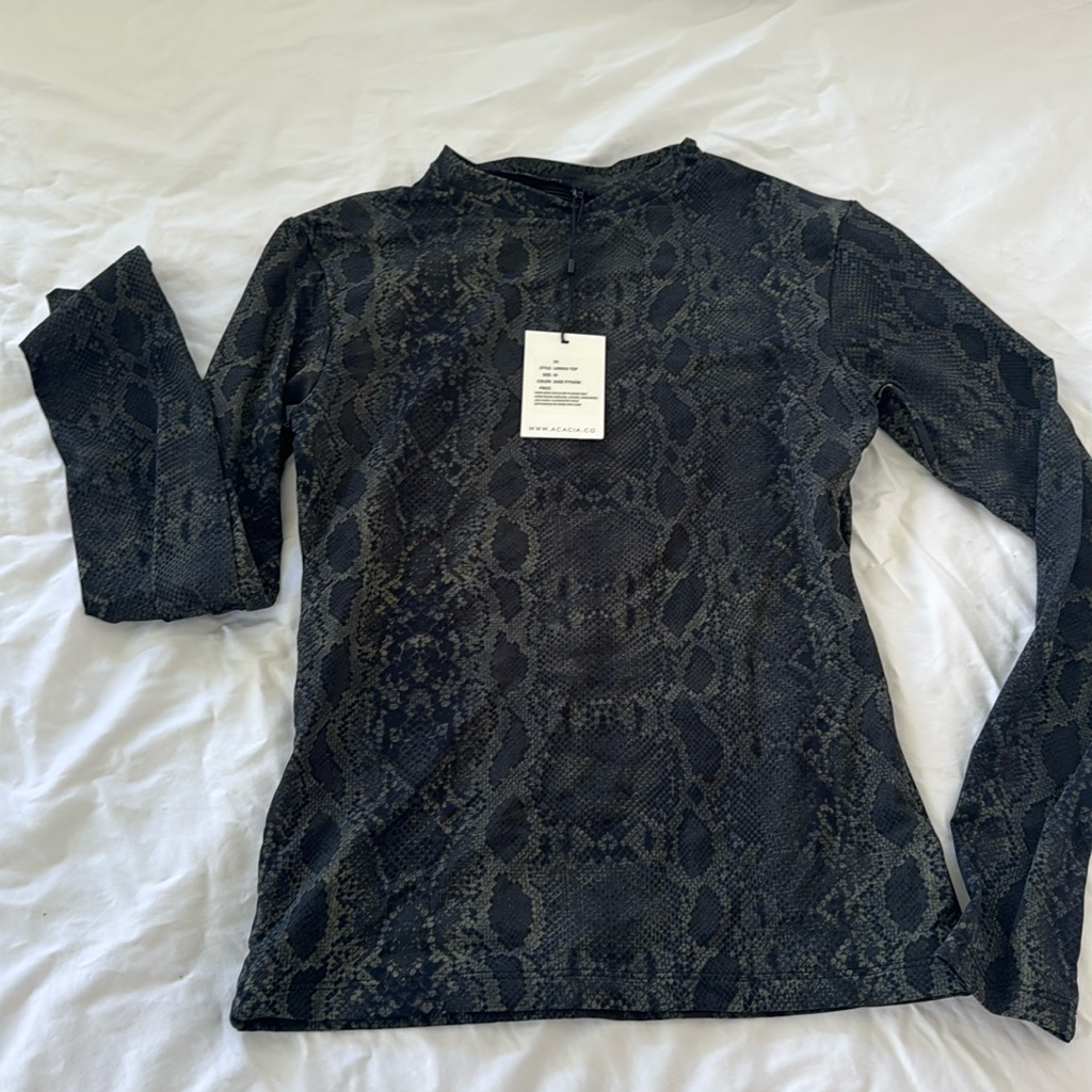 Acacia M Lanakai Too Sage Python Nwt